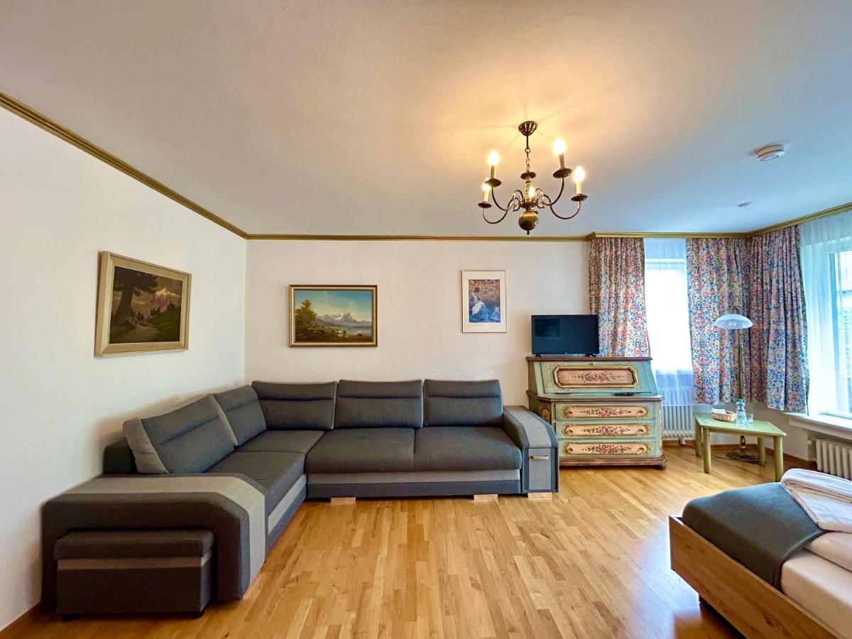 Hotel Bergland ไกรน์เนา ภายนอก รูปภาพ