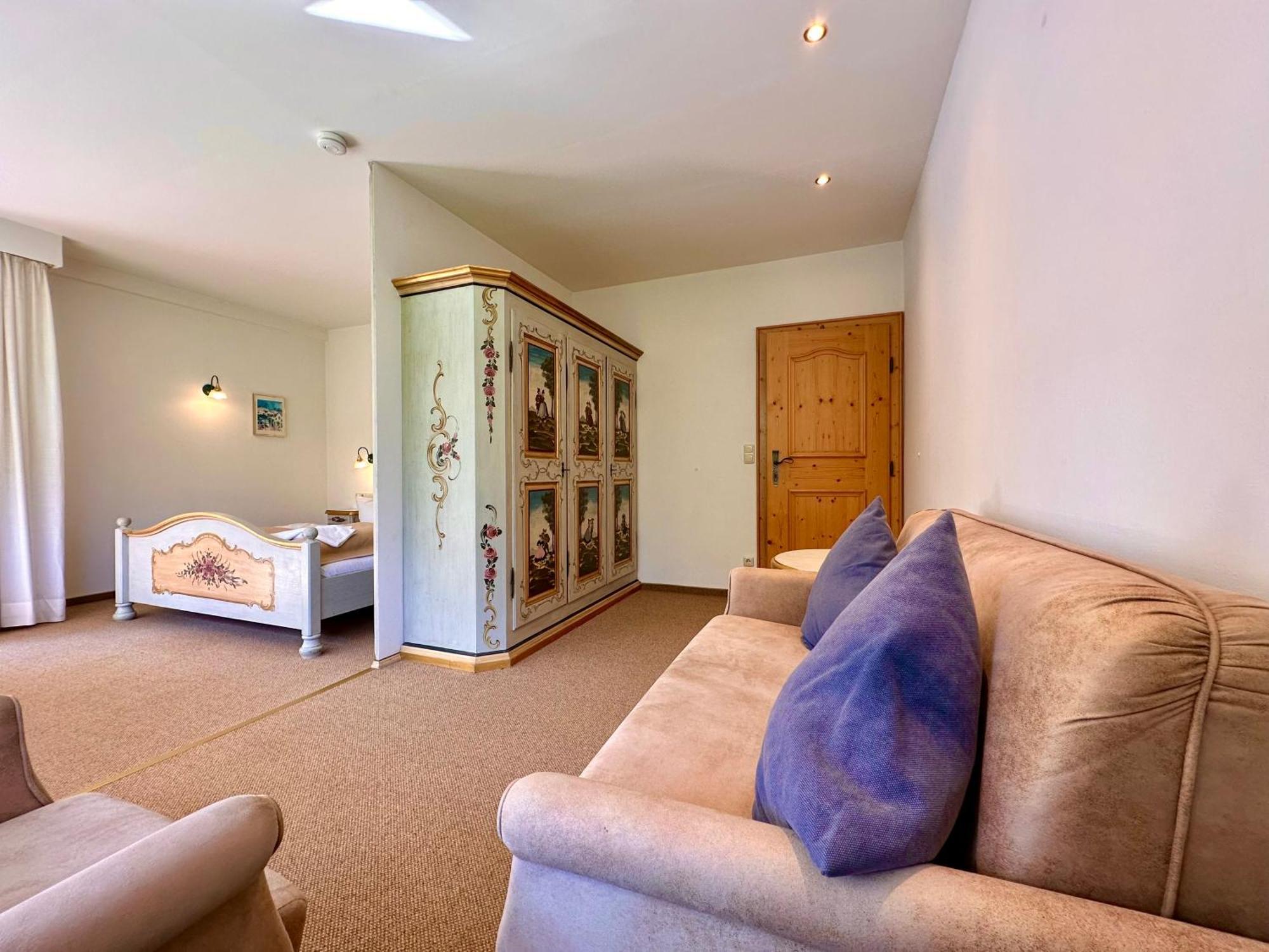 Hotel Bergland ไกรน์เนา ภายนอก รูปภาพ