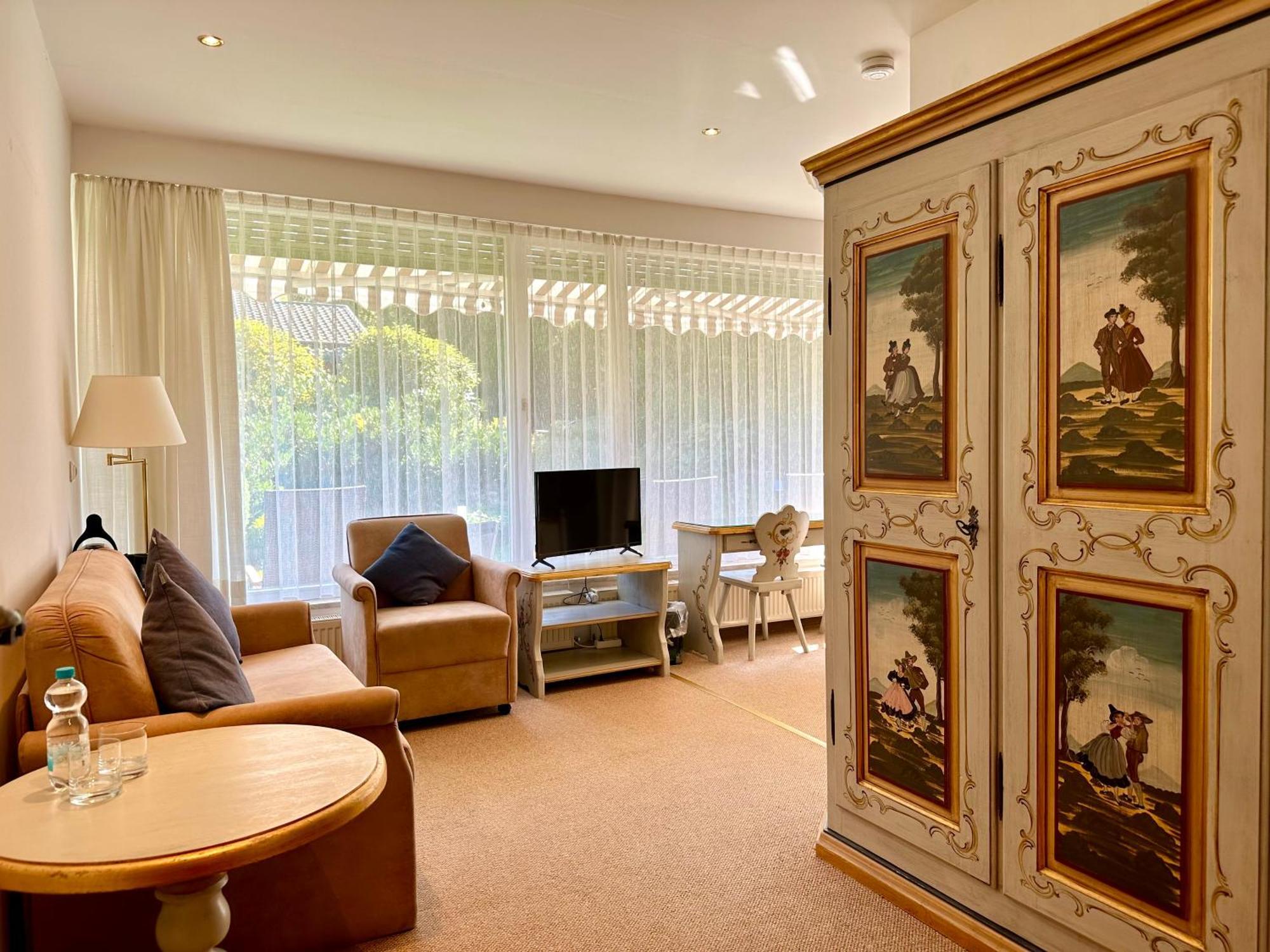 Hotel Bergland ไกรน์เนา ภายนอก รูปภาพ