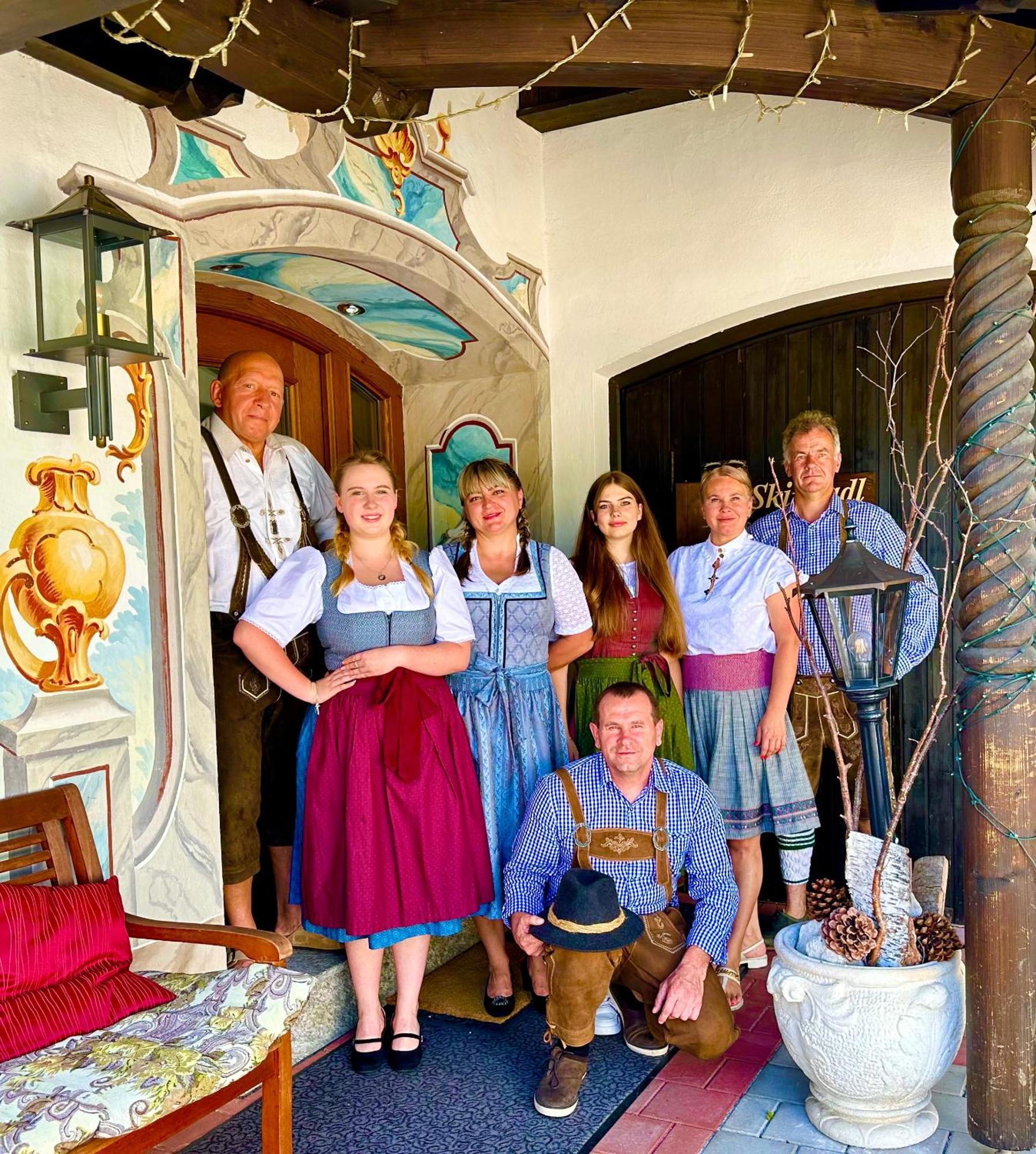 Hotel Bergland ไกรน์เนา ภายนอก รูปภาพ